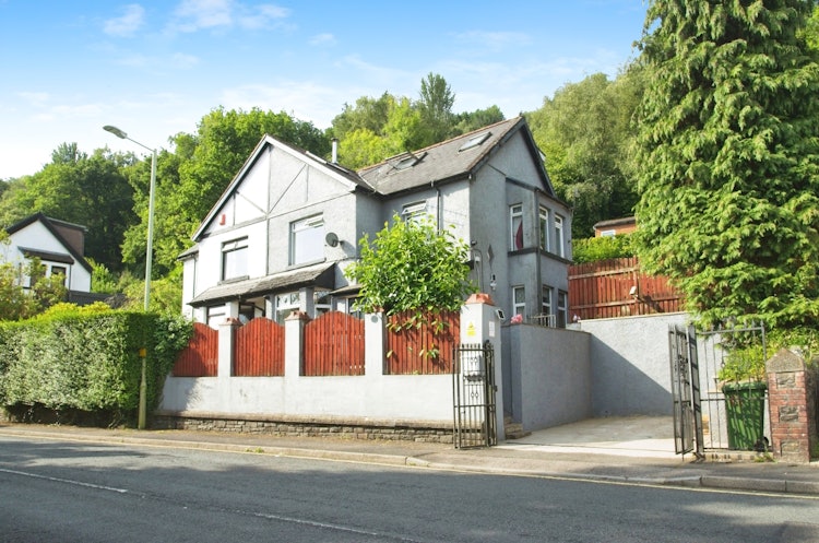 3 bedroom semi-detached house