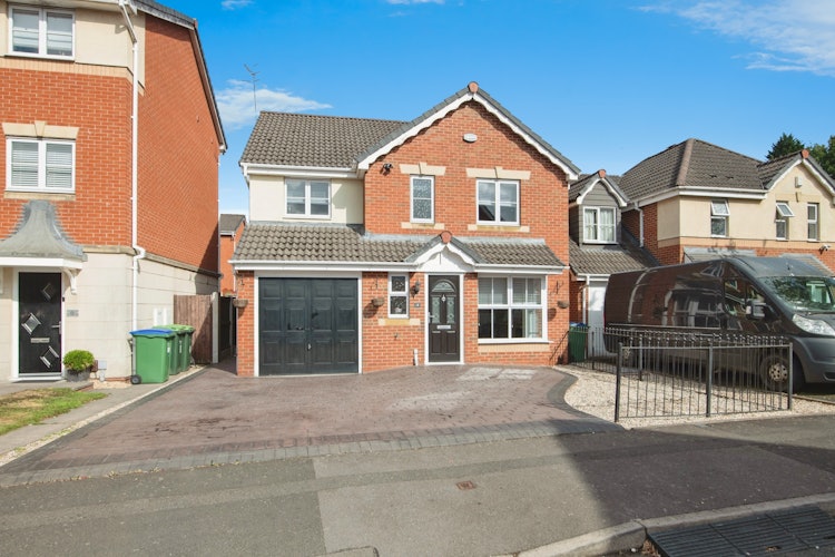 4 bedroom detached house