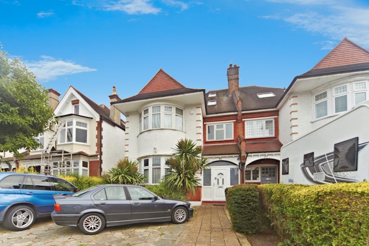 5 bedroom semi-detached house