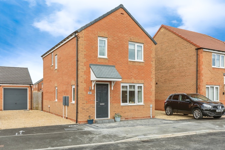 3 bedroom detached house