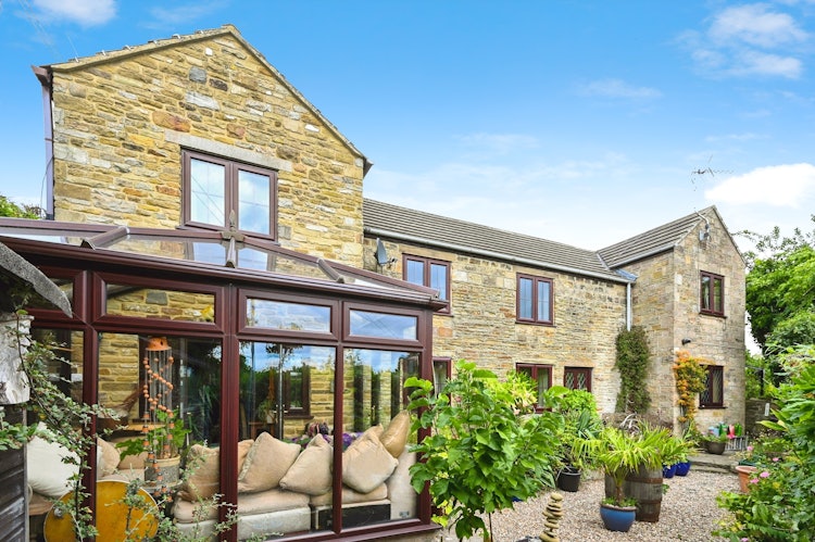 3 bedroom detached house