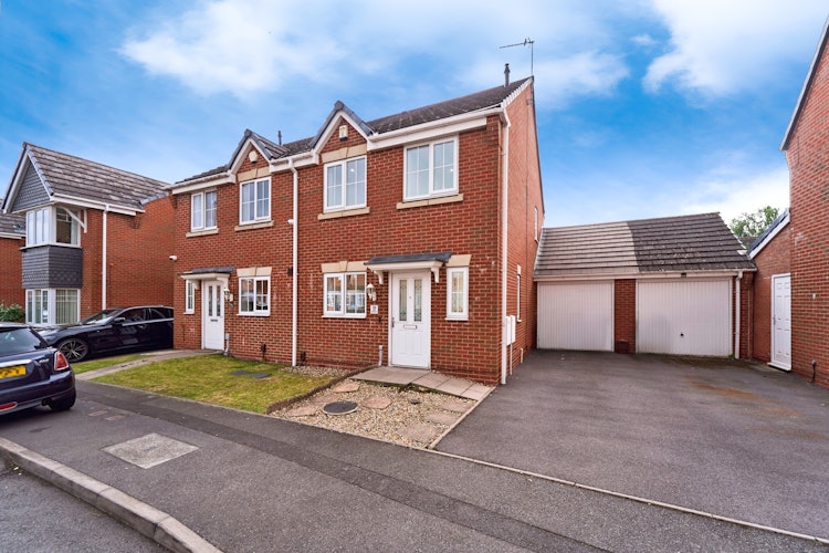 3 bedroom semi-detached house
