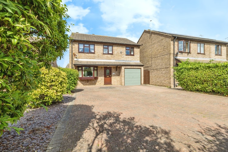 4 bedroom detached house