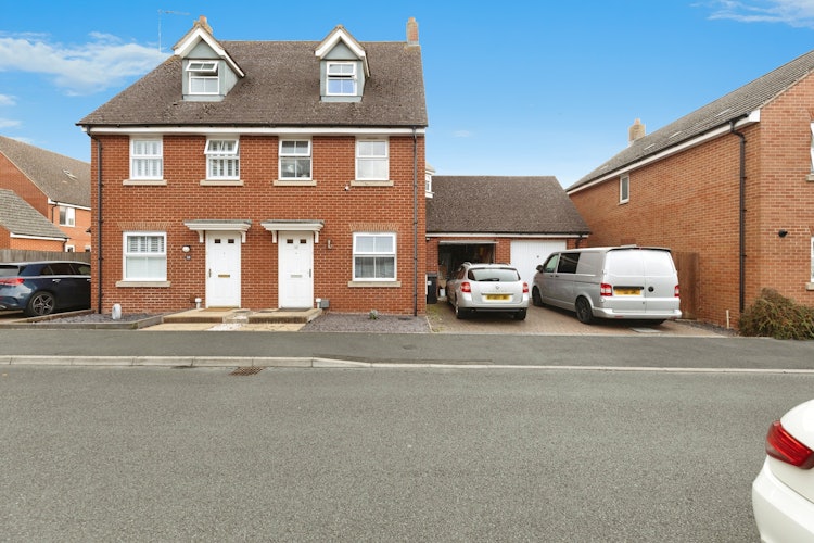 3 bedroom semi-detached house