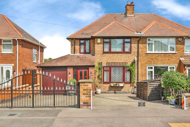 3 bedroom semi-detached house