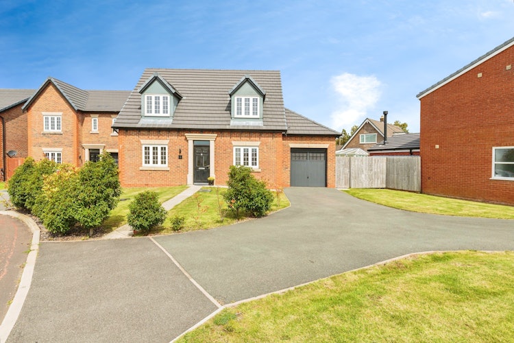 3 bedroom detached house
