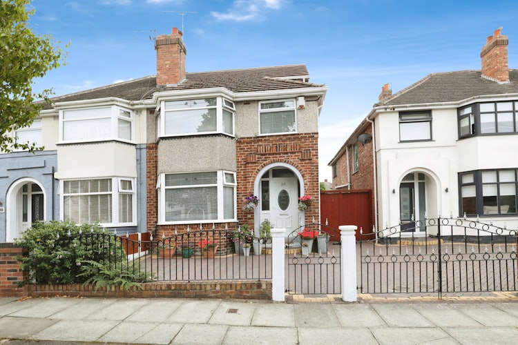 4 bedroom semi-detached house