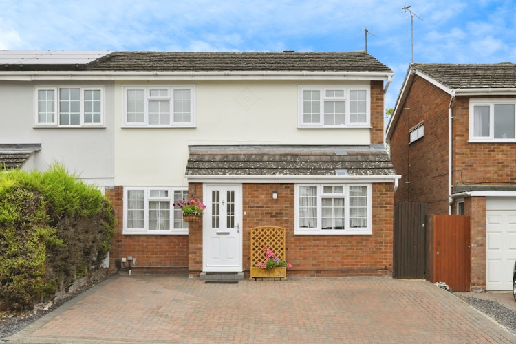 3 bedroom semi-detached house