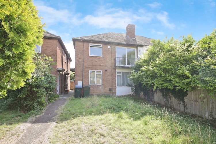 2 bedroom maisonette