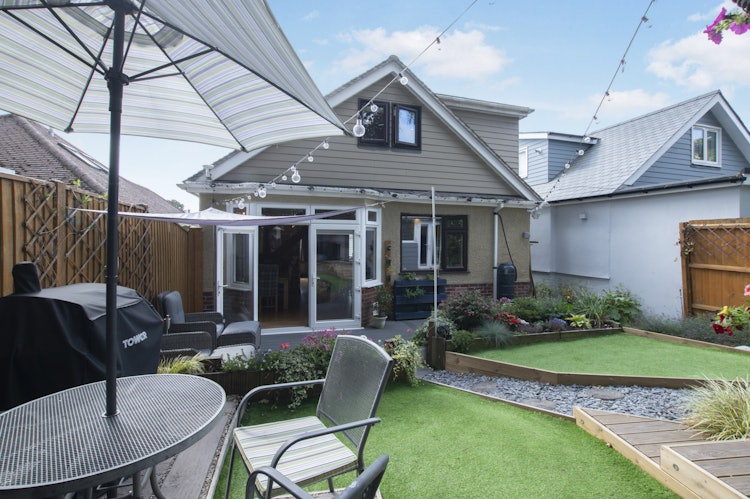 3 bedroom detached bungalow