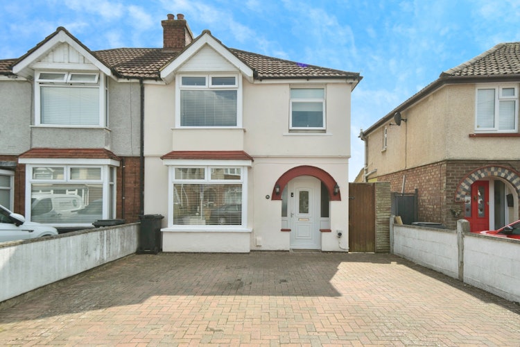 3 bedroom semi-detached house