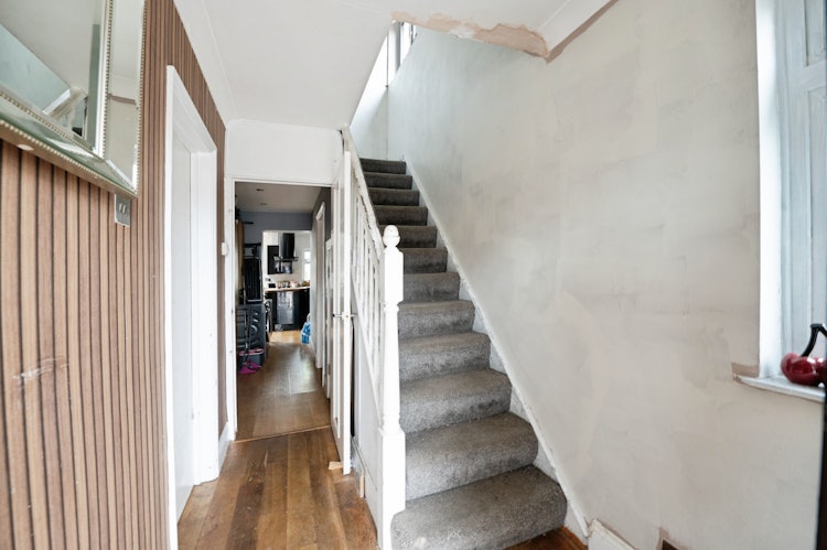 5 bedroom semi-detached house