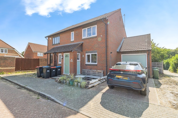 3 bedroom semi-detached house