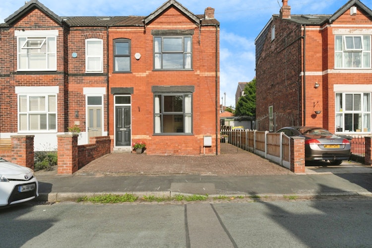 3 bedroom semi-detached house