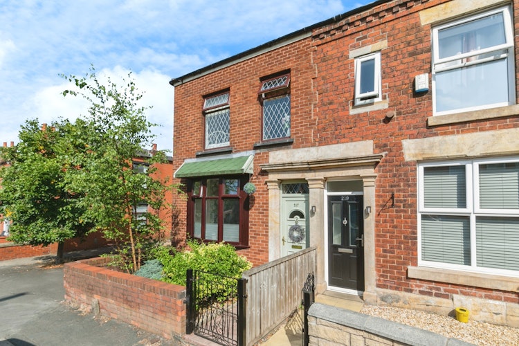 3 bedroom end of terrace house