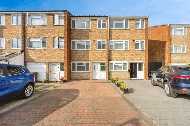 4 bedroom terraced house