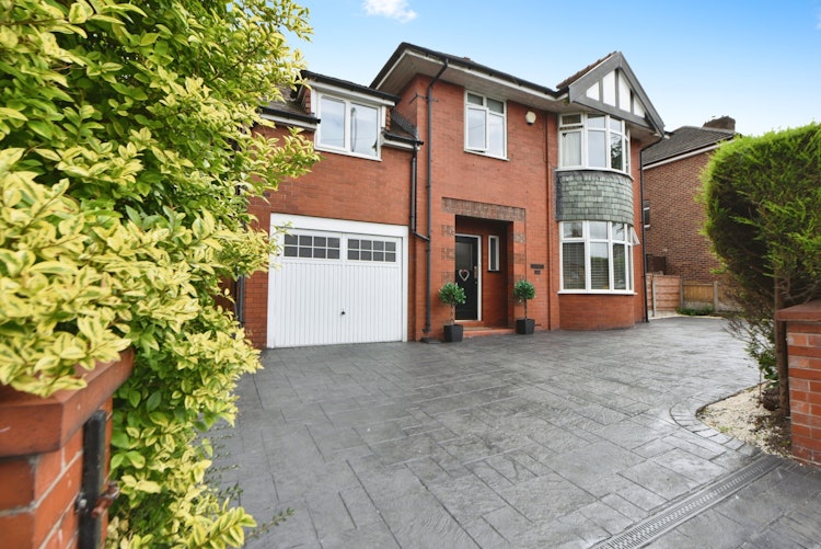 4 bedroom detached house
