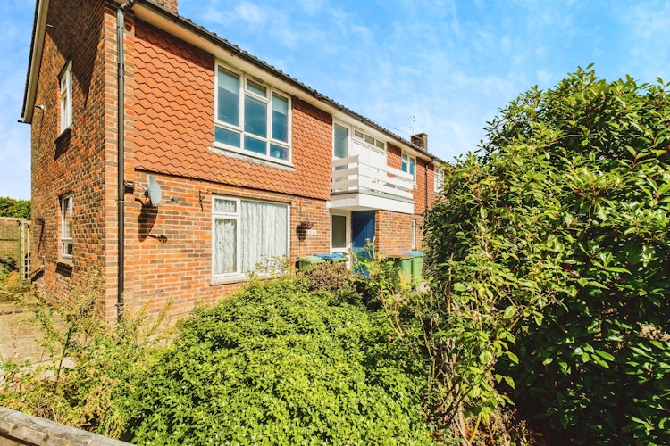 2 bedroom ground floor flat