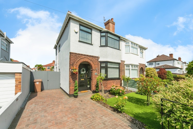 3 bedroom semi-detached house