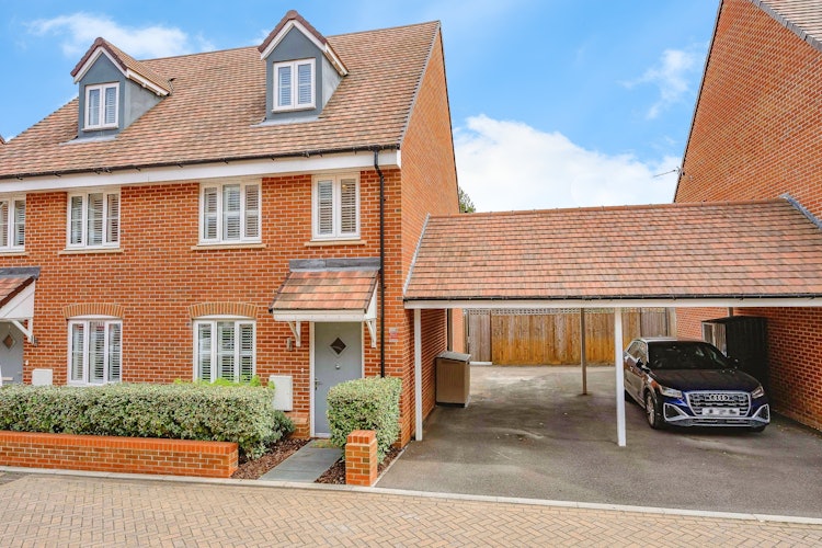 3 bedroom semi-detached house
