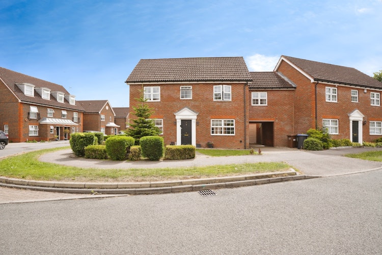 4 bedroom detached house