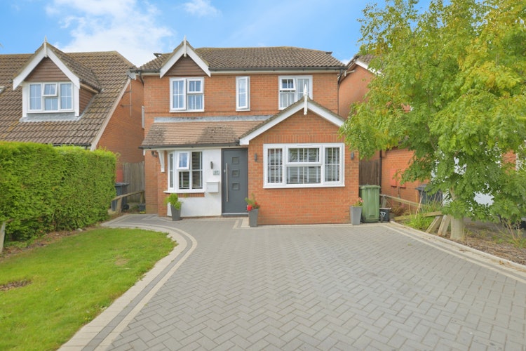 3 bedroom detached house