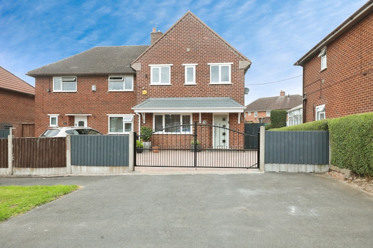 3 bedroom semi-detached house