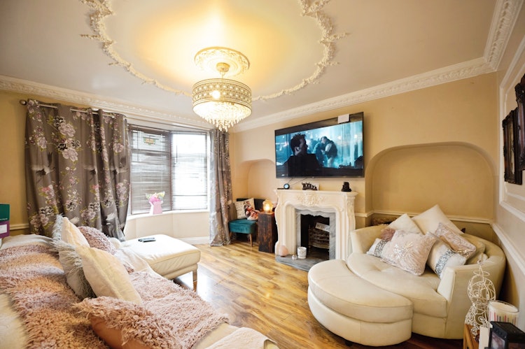 2 bedroom terraced house