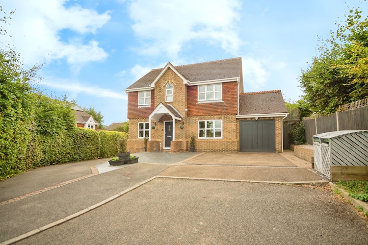 4 bedroom detached house