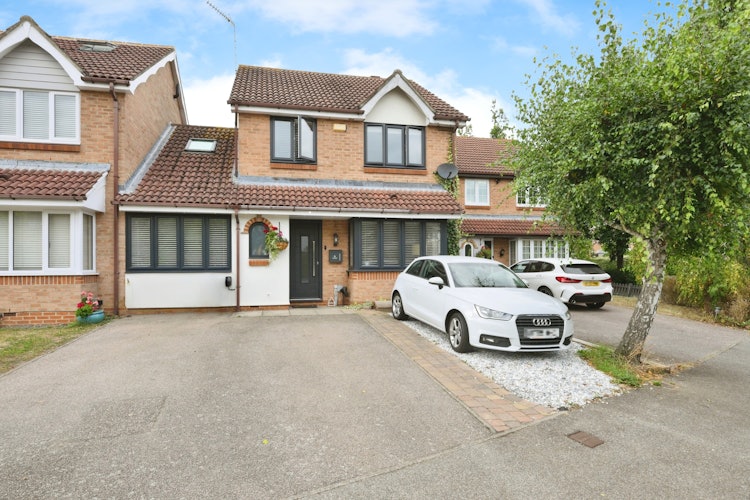 4 bedroom detached house