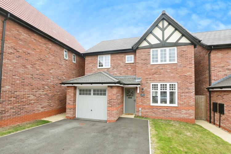 4 bedroom detached house