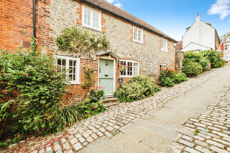 1 bedroom semi-detached house