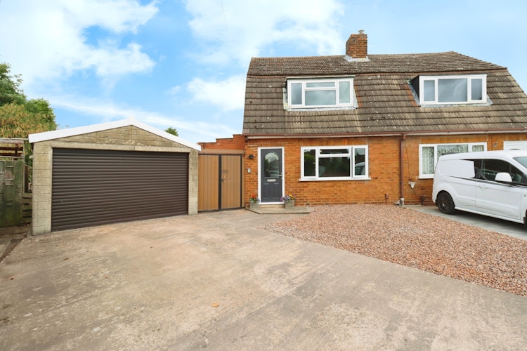 3 bedroom semi-detached house