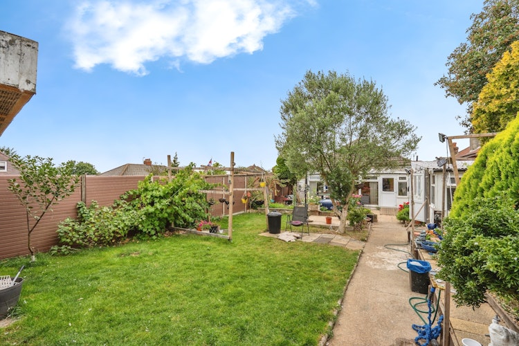 2 bedroom detached bungalow