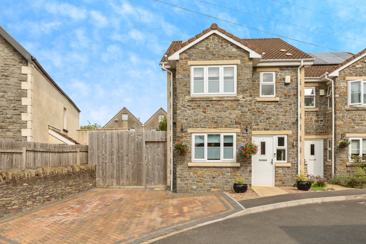 3 bedroom semi-detached house