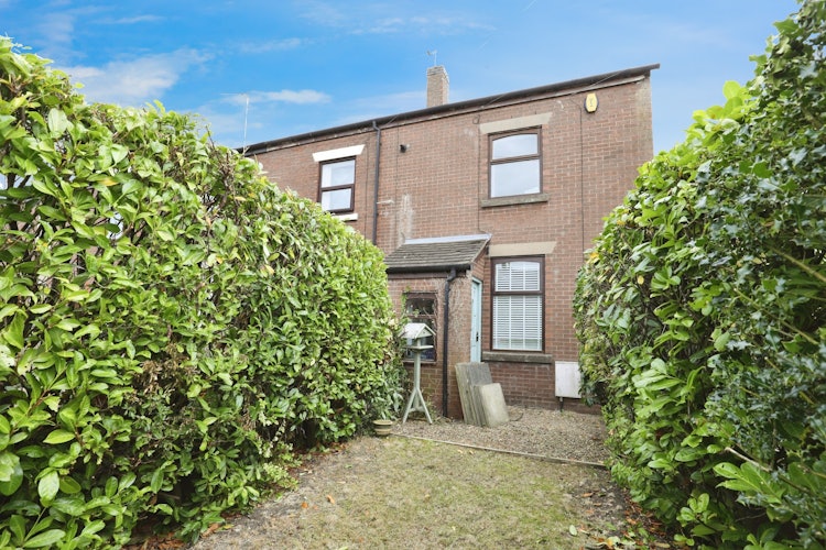2 bedroom end of terrace house