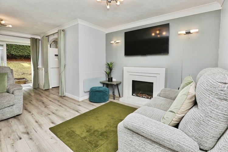 2 bedroom ground floor flat