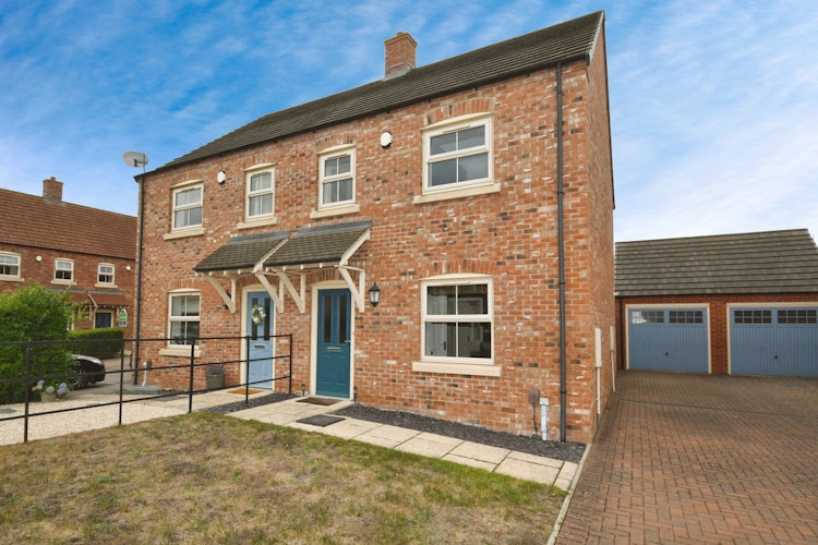 3 bedroom semi-detached house
