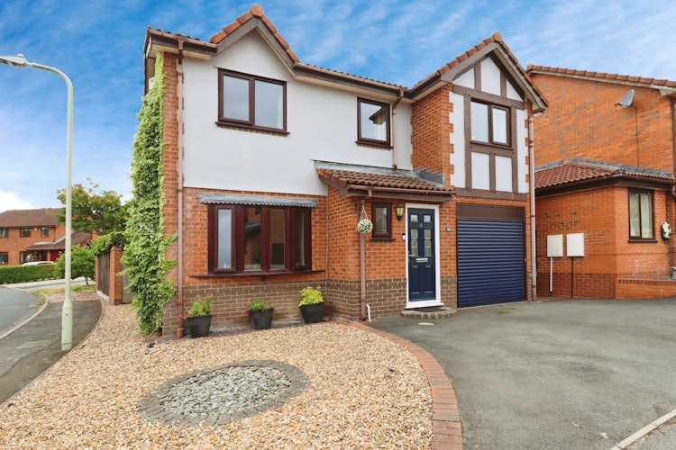 4 bedroom detached house
