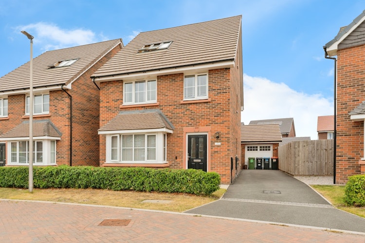 4 bedroom detached house