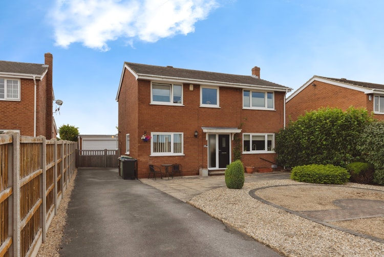 4 bedroom detached house