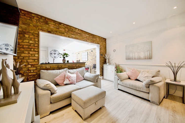 2 bedroom terraced house