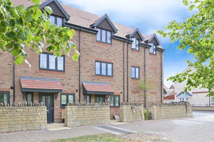 3 bedroom town house