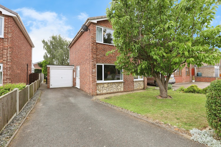 3 bedroom detached house