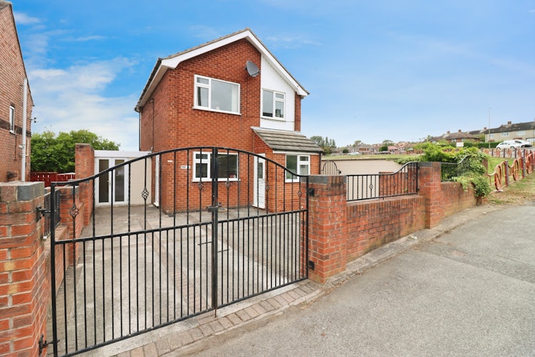 3 bedroom detached house