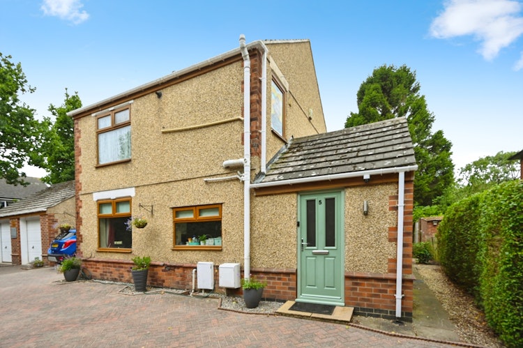 4 bedroom detached house