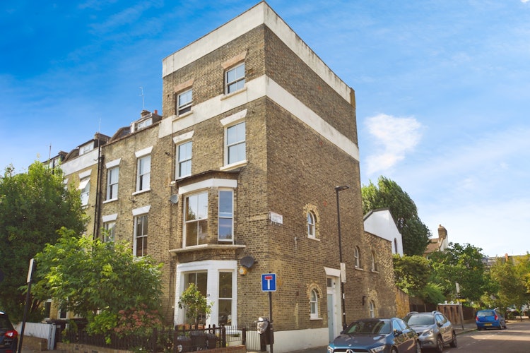 3 bedroom ground floor flat