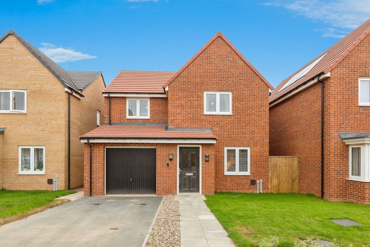 3 bedroom detached house