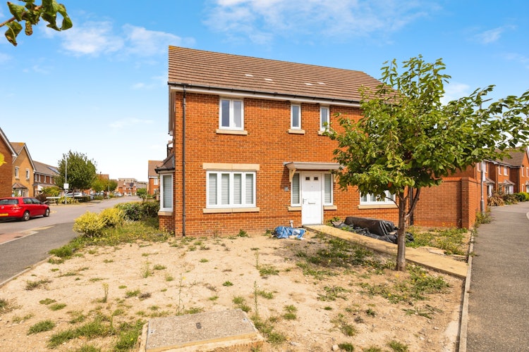 4 bedroom detached house