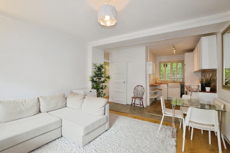 2 bedroom ground floor flat